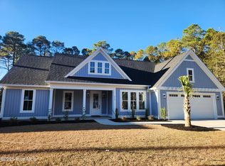 323 Pineknoll Dr NW, Calabash, NC 28467