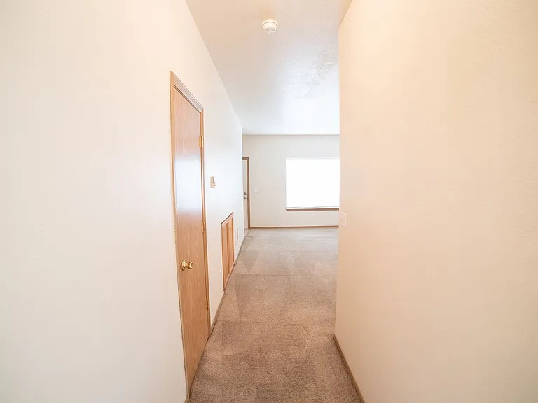370 N Douglas St — Photo 7