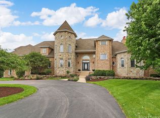 306 Calloway Ct, Poplar Grove, IL 61065