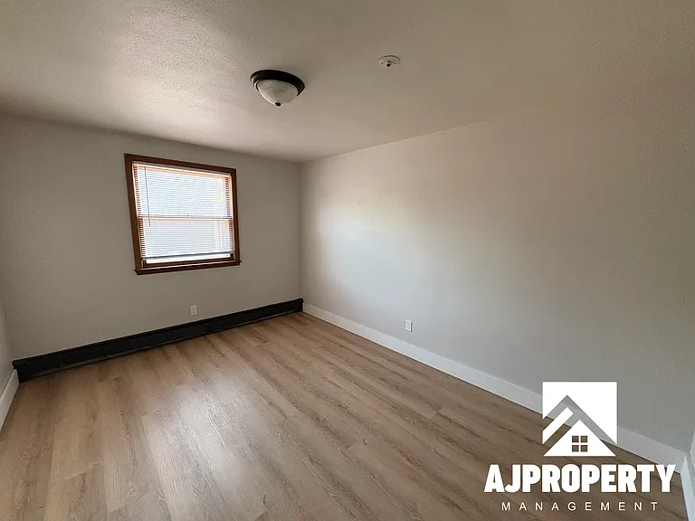 219 S Menlo Ave #6 — Photo 4