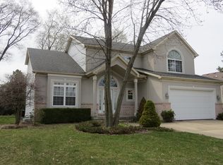 110 N Greenleaf St, Gurnee, IL 60031