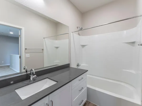 432 S 32nd St #122, Mesa, AZ 85204