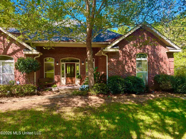 34 Stonegate Dr, Hattiesburg, MS 39402