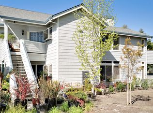 2102 Stonefield Ln, Santa Rosa, CA 95403