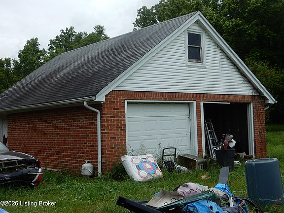 3rd image of 5115 Knob Creek Rd