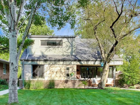 8835 Forestview Rd, Evanston, IL 60203