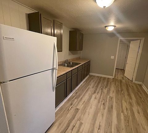 2nd image of 4104 Saint Joseph Ave