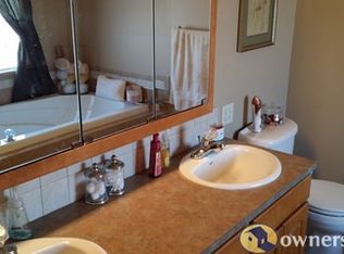 628 Goldspike Ct, Newton, KS 67114