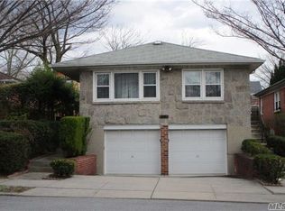 2935 143rd St, Flushing, NY 11354