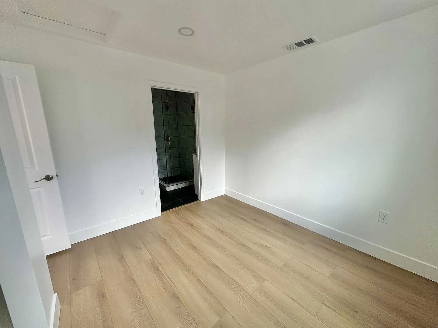 1 bed, $2,295 — Photo 4