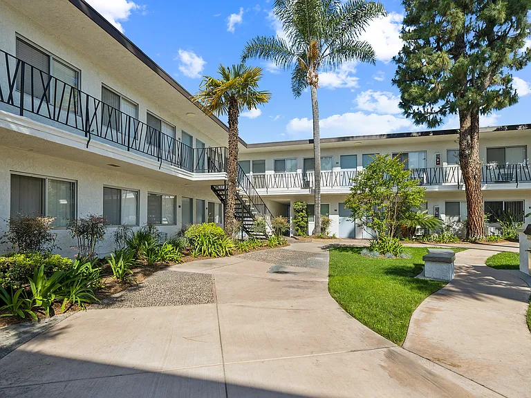 Sun Rose Villas — Photo 9