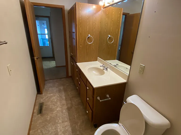 1129 Glenn Pl — Photo 8