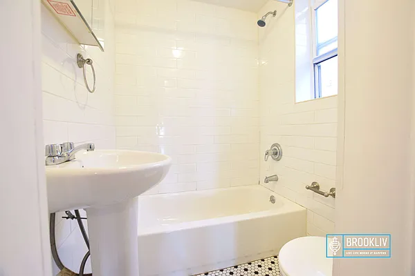 Rented by null | media 30