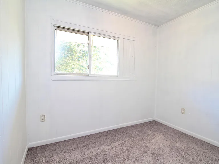 142 W Bluford St — Photo 14