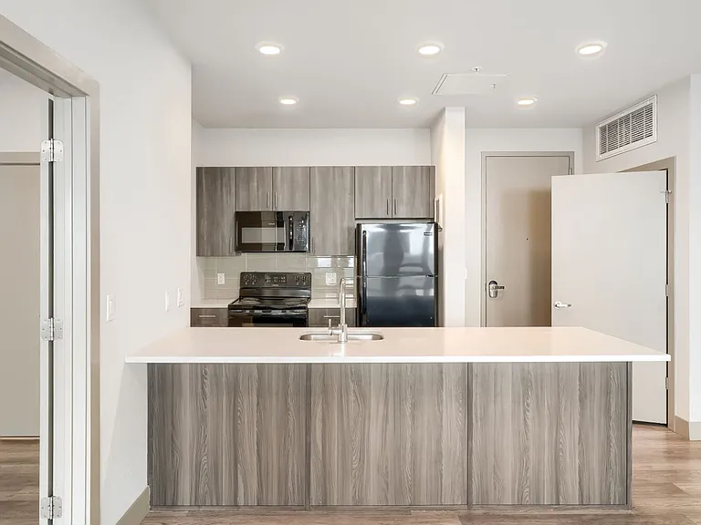 4923 King St — Photo 39