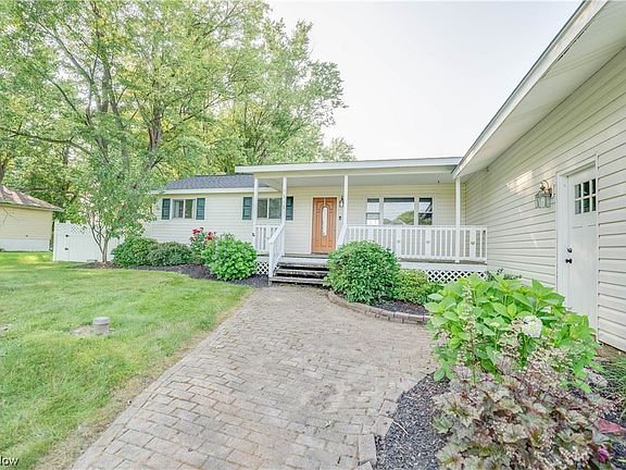 3rd image of 5141 Middle Ridge Rd