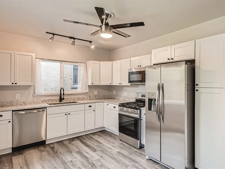 826 S Washington St — Photo 3