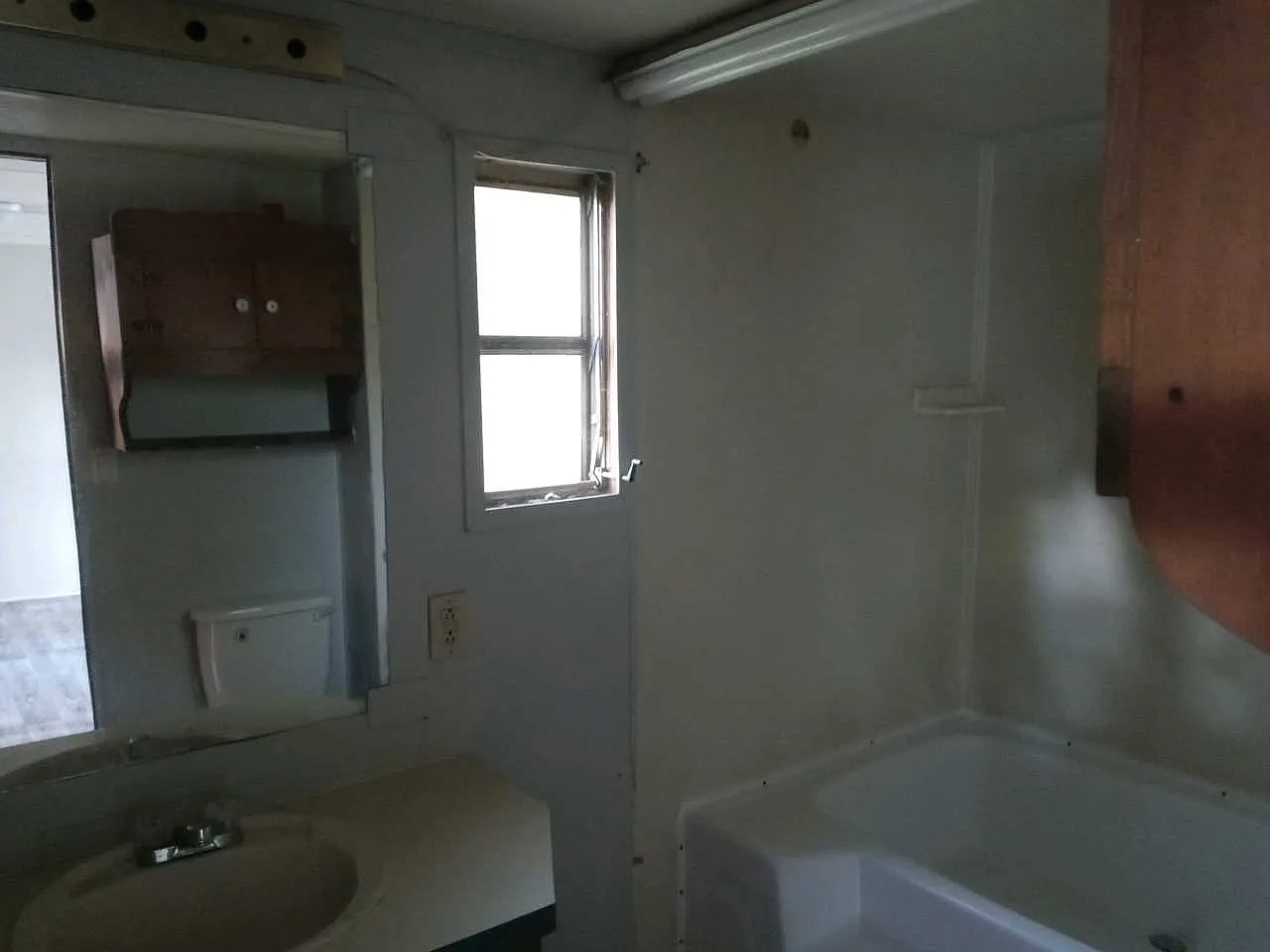 222 Bawcom unit 3 - 2 — Photo 3
