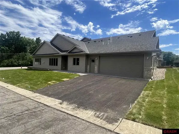 213 Parkway Pl, Mankato, MN 56001