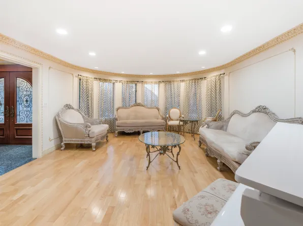 201-03 28th Avenue image 8 of 25