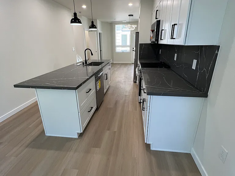 18309 1st Ave NE #B — Photo 3