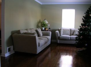 17654 Henry St, Lansing, IL 60438