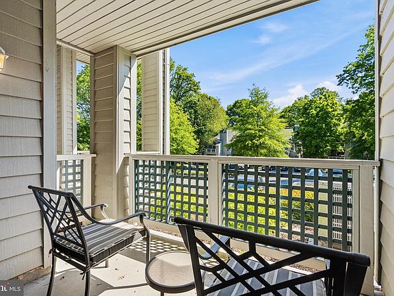 3rd image of 11705 Summerchase Cir