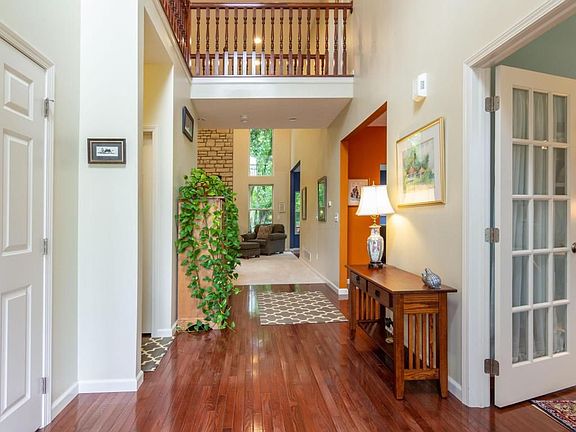3rd image of 5548 Stockton Way