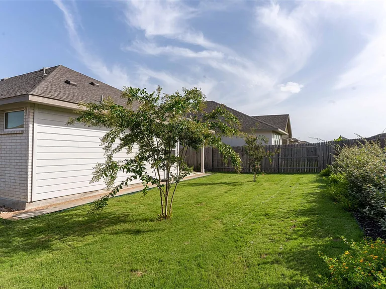 1917 Colonial Ave — Photo 14