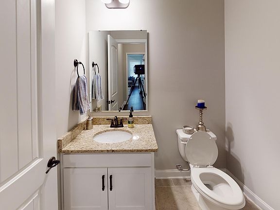 Bathroom in Premier Series 3018 From Hyde Homes