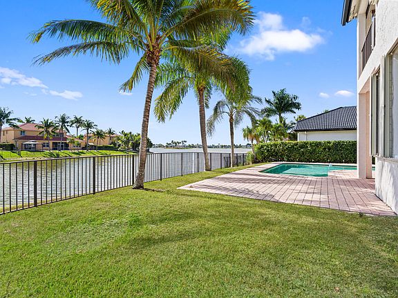 5th image of 3241 SW 189th Avenue