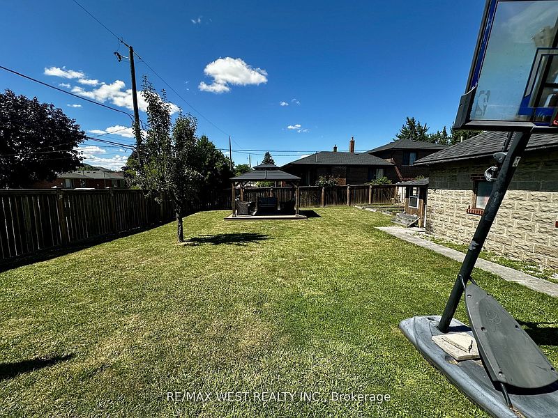 Toronto House for rent - 2 Bedrooms — photo 18