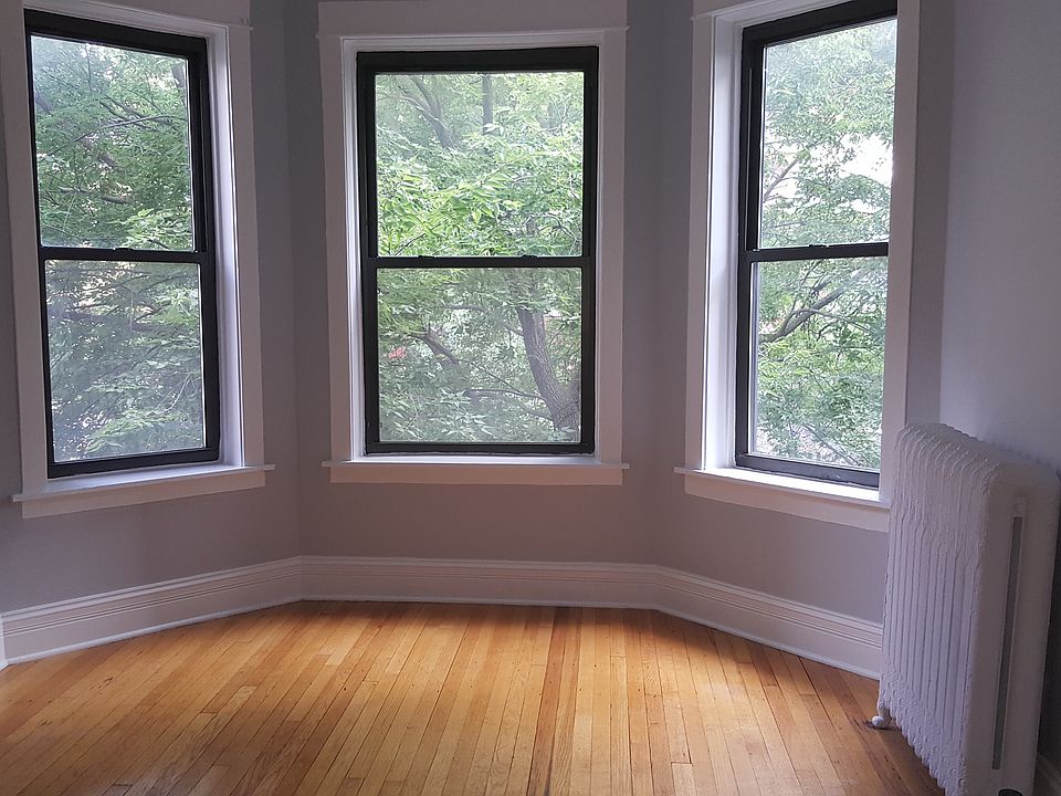 1st image of 4356 N Kenmore Ave APT 201