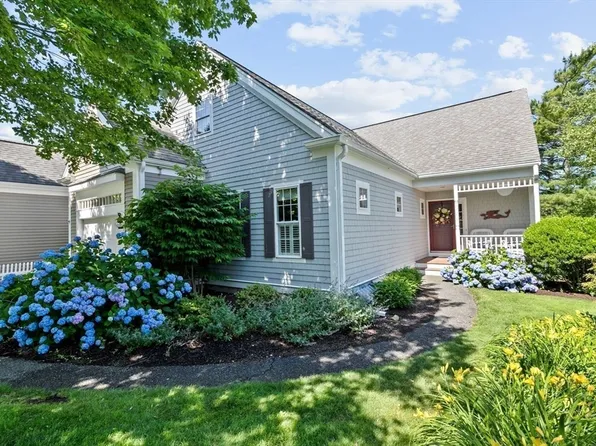 7 Candleberry Ct #7, Buzzards Bay, MA 02532