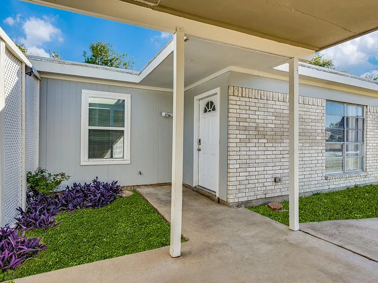 6761 Trail Lake Dr — Photo 12