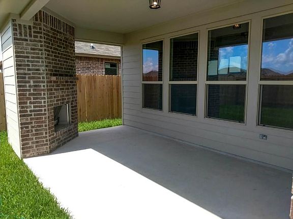 2nd image of 102 Norwood Oaks Dr #4XUWXE