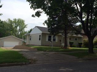 421 Lynn Ave, Baraboo, WI 53913