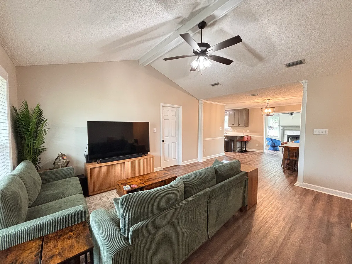 Building Photo - 4393 Whippoorwill Cir
