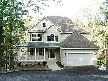 1st image of 1075 Lakeview Dr