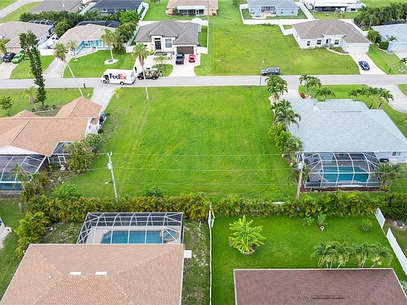 5th image of 2247 SW 27th St