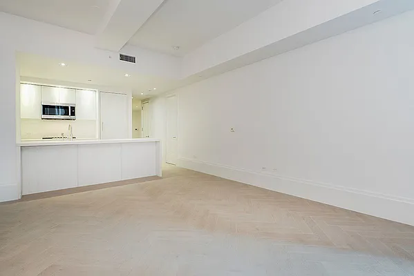 Rented by Nest Seekers International | media 16