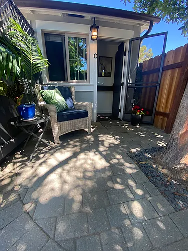 226 W De La Guerra St #C Photo 1 226 W De La Guerra St #C Photo 1