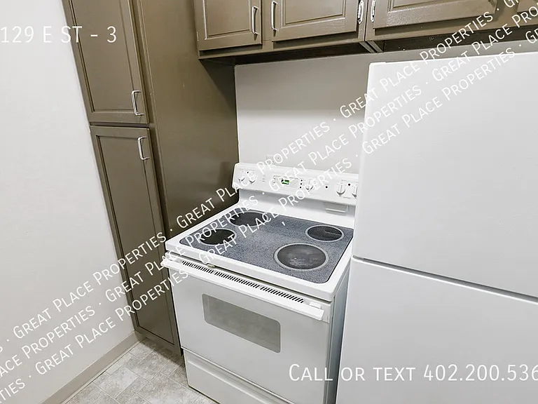 1129 E St #3 — Photo 4
