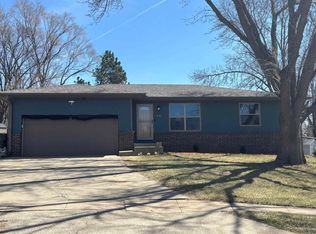 4618 Cherrywood Ln, Sioux City, IA 51106