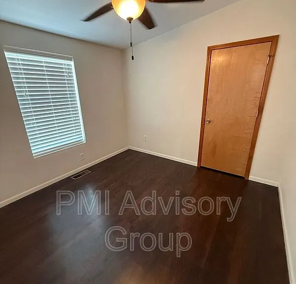1727 SW Mission Ave — Photo 13