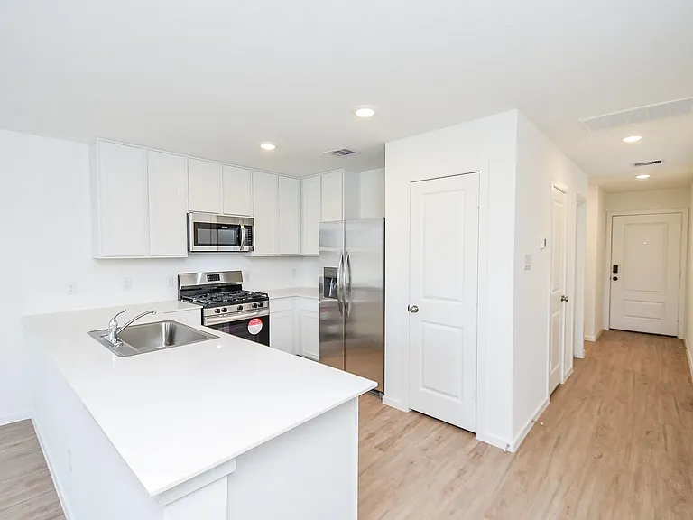 21430 Carosella Dr — Photo 8