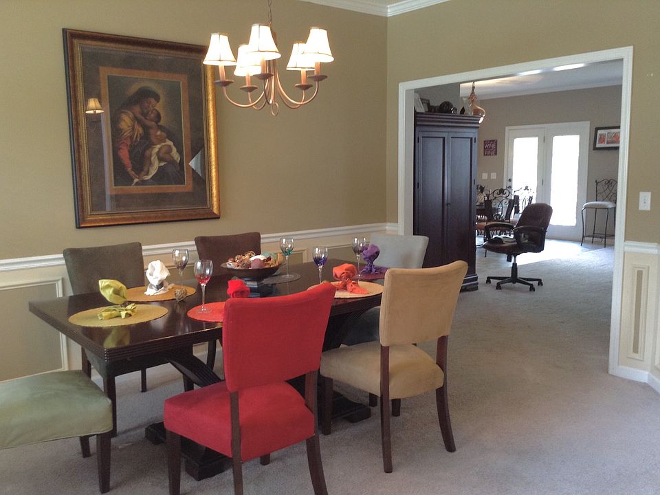 Separate dining room