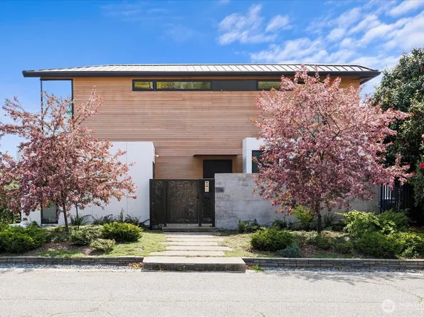 1116 Bigelow Avenue N, Seattle, WA 98109
