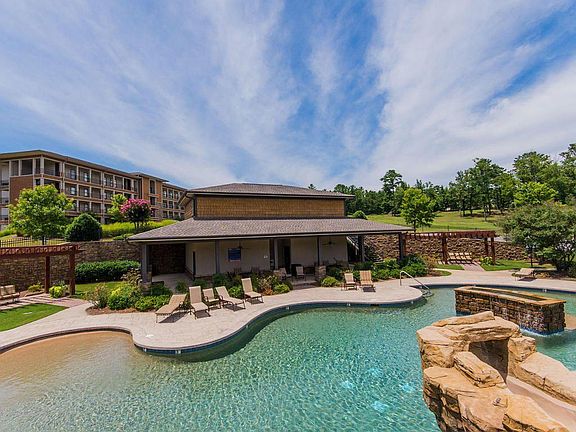 3rd image of 48-2204 Stoneview Summit Ct