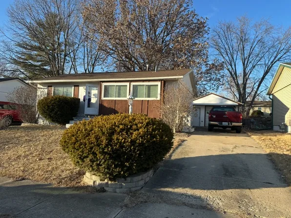 4017 W Verner Dr, Peoria, IL 61615